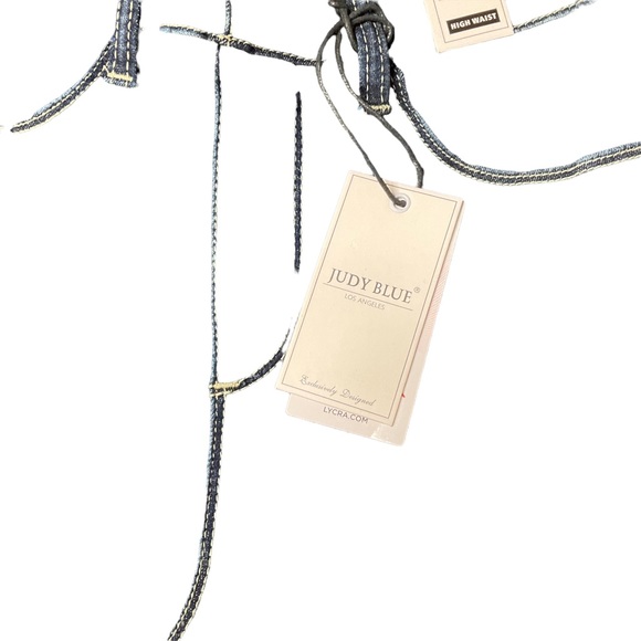 Judy Blue NWT High Waisted Pull On Denim Shorts - Picture 2 of 5